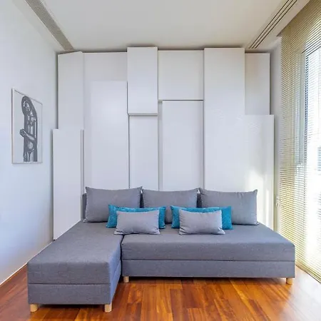 Urban Downtown Apartment *